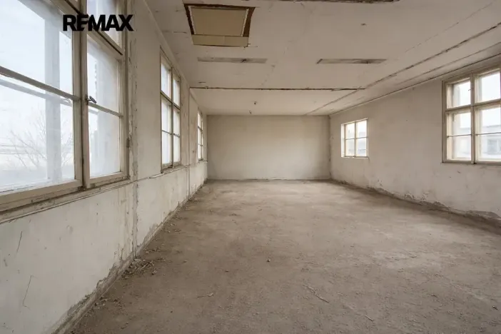 Pronájem obchodního prostoru, Praha - Horní Počernice, Komárovská, 66 m2