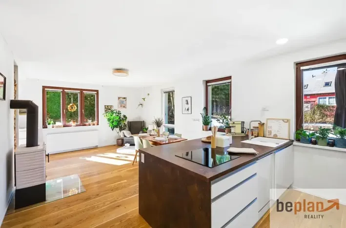 Prodej rodinného domu, Kamenice, Lomená, 161 m2