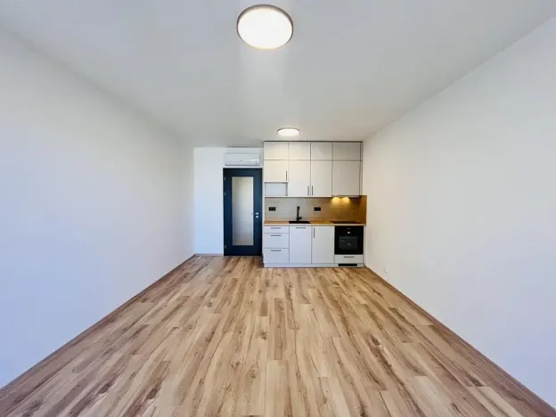 Pronájem bytu 1+kk, Praha - Vysočany, Poděbradská, 33 m2