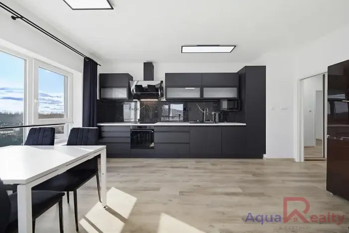 Pronájem bytu 3+kk, Karlovy Vary, Dubová, 83 m2