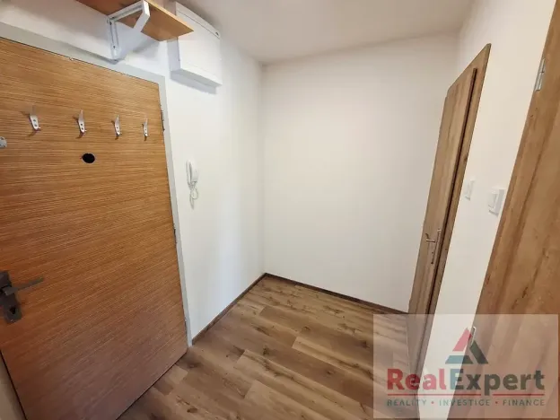 Pronájem bytu 1+1, Praha - Háje, Matúškova, 30 m2