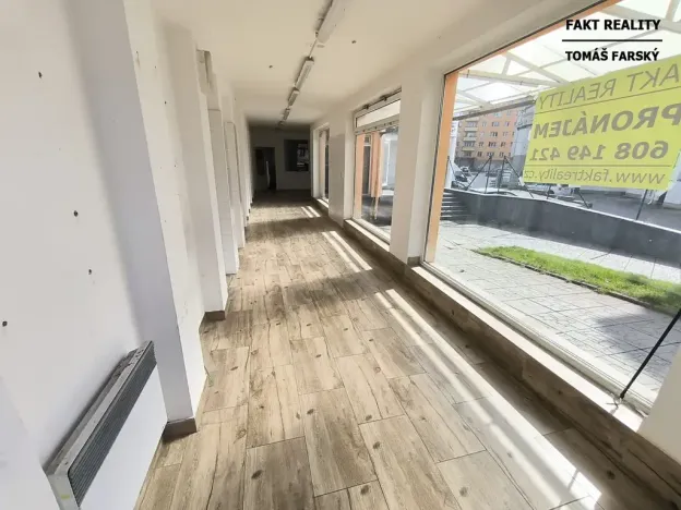 Pronájem obchodního prostoru, Ústí nad Labem, Masarykova, 69 m2