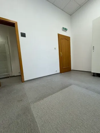 Pronájem kanceláře, Cheb, Obrněné brigády, 40 m2