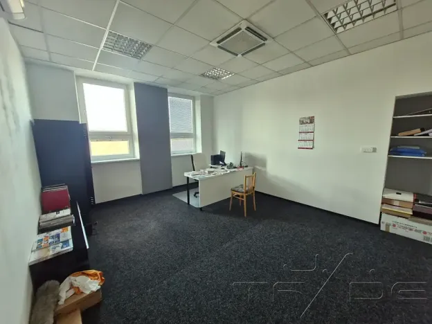 Prodej obchodního prostoru, Znojmo, Vídeňská třída, 5100 m2