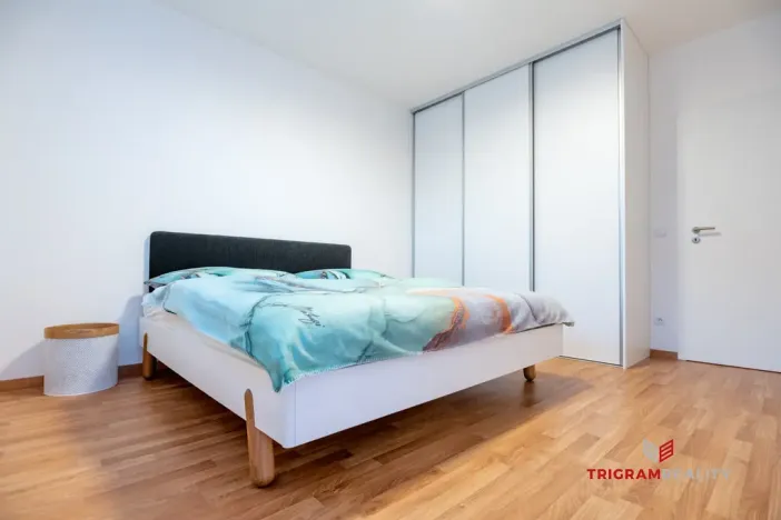 Pronájem bytu 2+kk, Hradec Králové - Nový Hradec Králové, Antonína Petrofa, 50 m2