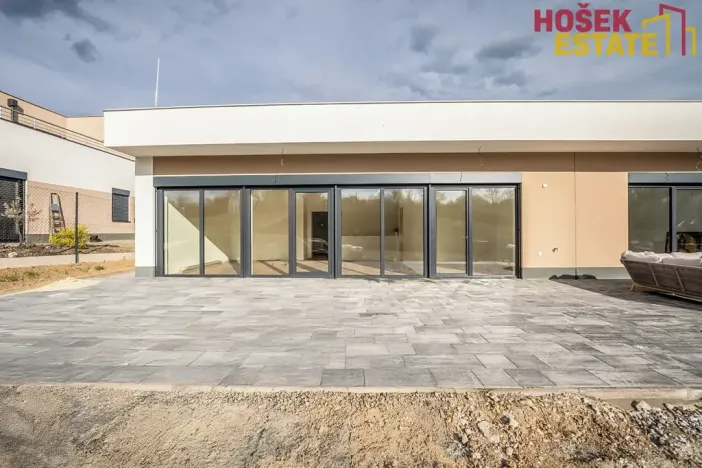 Prodej rodinného domu, Holubice, 197 m2