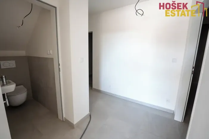 Prodej rodinného domu, Holubice, 197 m2