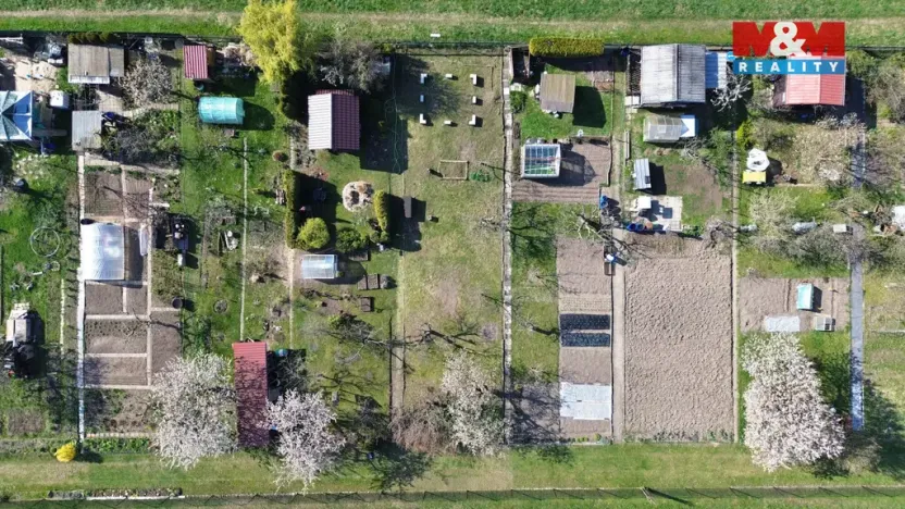 Prodej zahrady, Hradec Králové, U Mostku, 300 m2