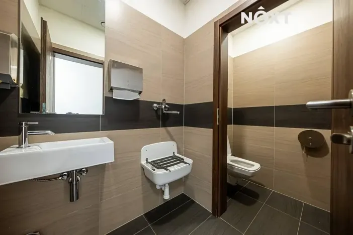 Prodej kanceláře, Pardubice, Na Spravedlnosti, 200 m2