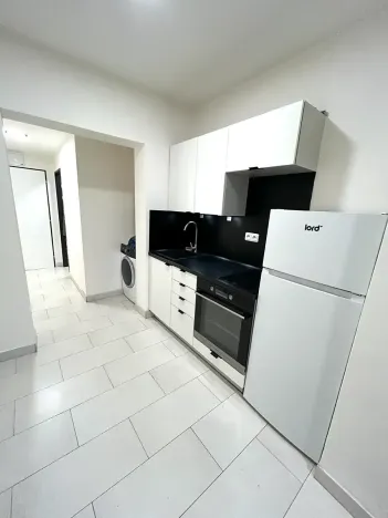 Pronájem bytu 1+1, Praha - Radotín, Vrážská, 37 m2