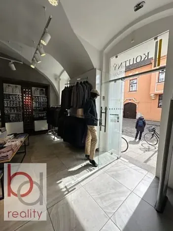 Pronájem obchodního prostoru, České Budějovice, Piaristická, 65 m2