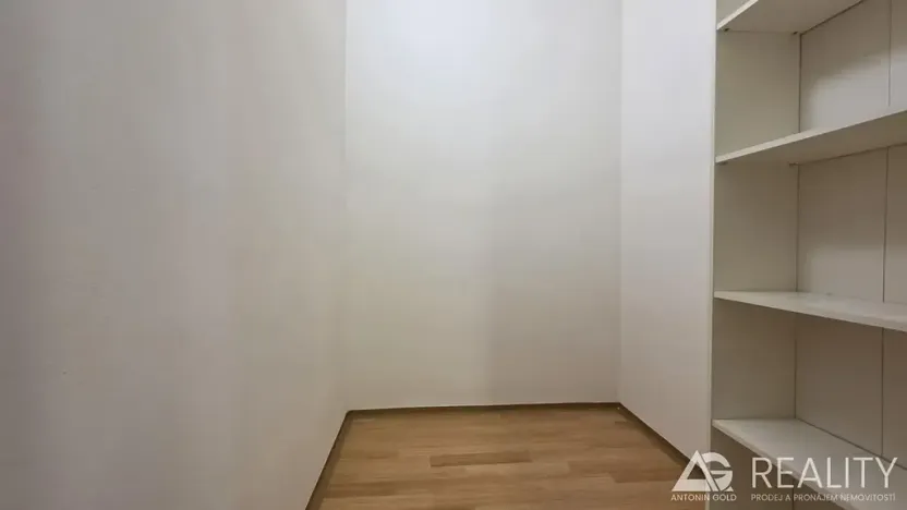 Prodej bytu 2+1, Praha - Dejvice, Krohova, 76 m2