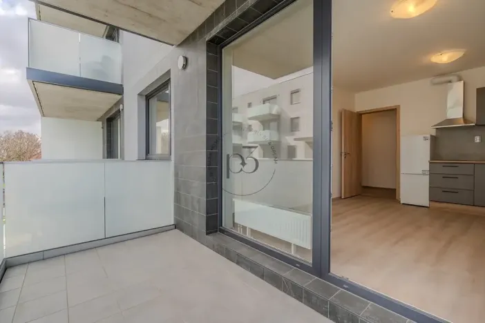 Pronájem bytu 2+kk, Praha - Prosek, Čakovická, 43 m2