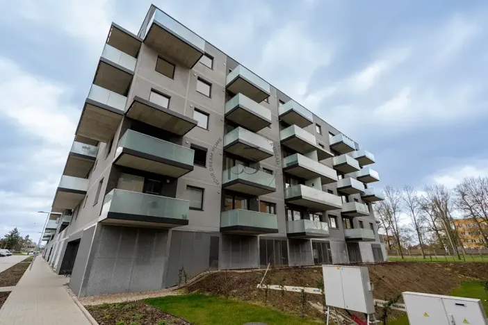 Pronájem bytu 2+kk, Praha - Prosek, Čakovická, 43 m2