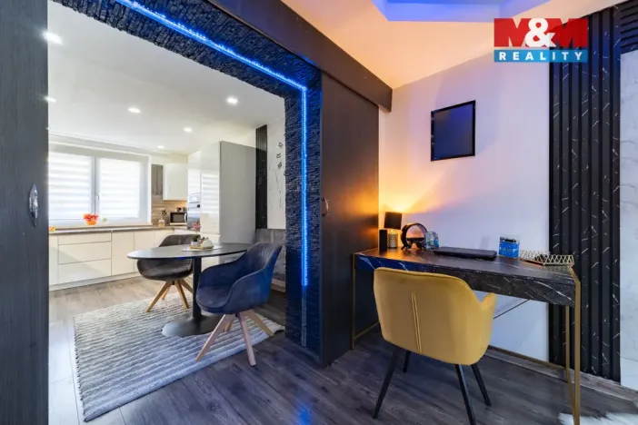 Prodej bytu 2+1, Ostrov, Šafaříkova, 55 m2