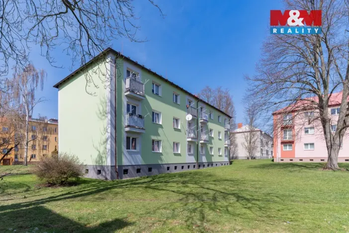 Prodej bytu 2+1, Ostrov, Šafaříkova, 55 m2