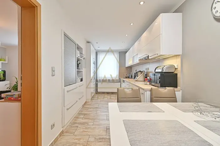 Prodej rodinného domu, Hřebeč, nám. Draha, 150 m2