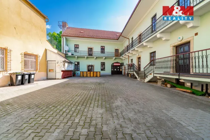 Pronájem obchodního prostoru, Velké Meziříčí, Náměstí, 68 m2