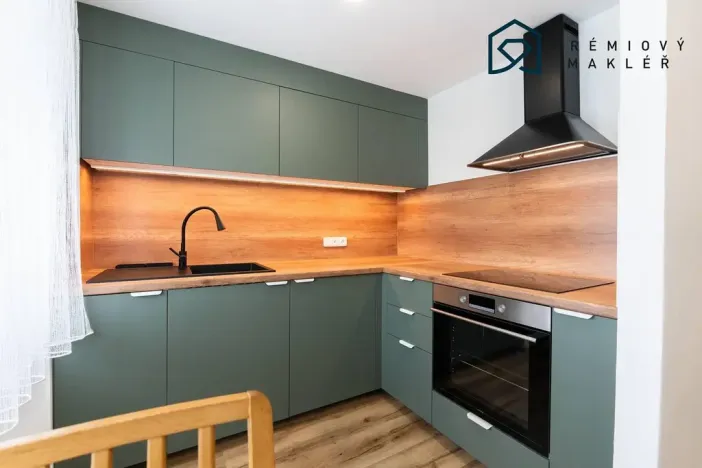 Pronájem bytu 1+1, Meziboří, Okružní, 30 m2