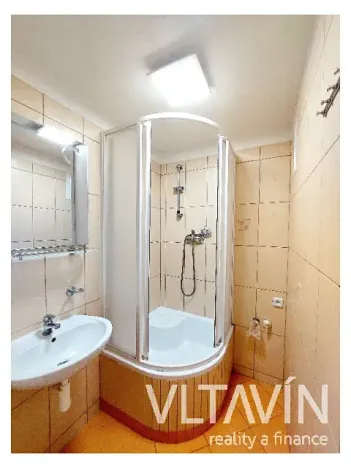 Pronájem bytu 2+kk, Praha - Kobylisy, Mirovická, 40 m2