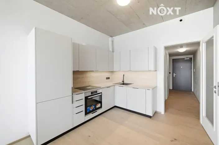 Pronájem bytu 1+kk, Praha - Vysočany, Kolbenova, 33 m2