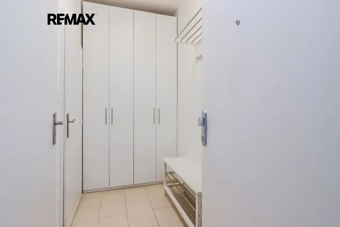 Pronájem bytu 1+kk, Praha - Holešovice, Farského, 35 m2