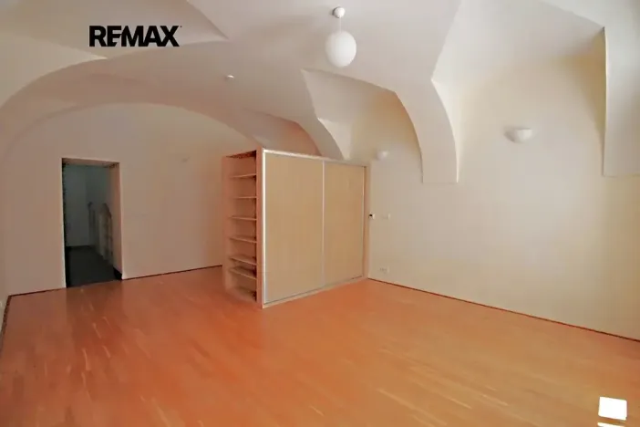 Pronájem bytu 1+1, Kolín, Karlovo náměstí, 44 m2