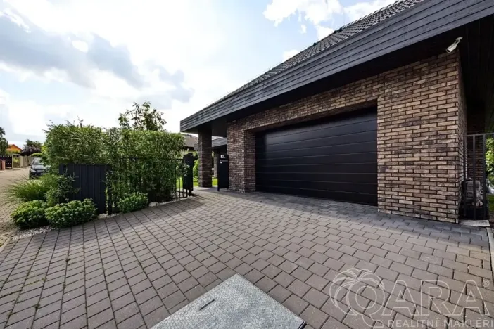 Prodej rodinného domu, Babice, Lomená, 293 m2