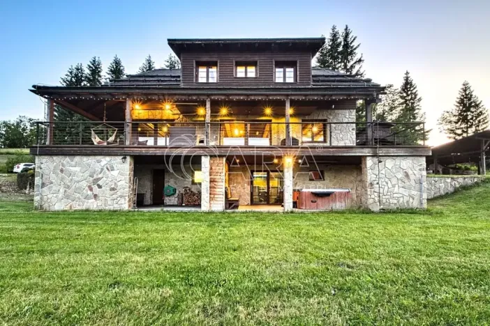 Prodej rodinného domu, Vrchlabí, 429 m2