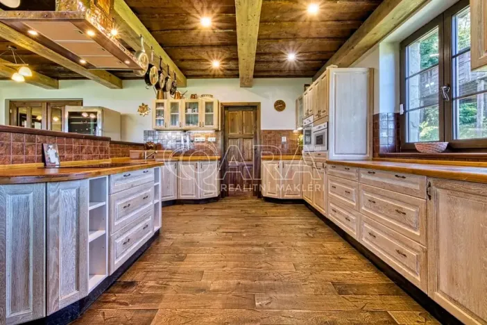 Prodej rodinného domu, Vrchlabí, 429 m2