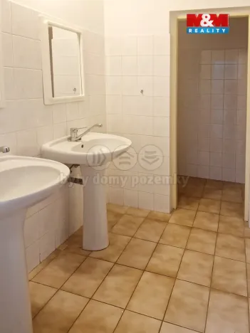 Pronájem obchodního prostoru, Chomutov, Vršovců, 145 m2