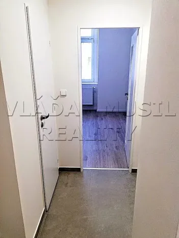 Pronájem bytu 2+kk, Praha - Libeň, Novákových, 35 m2