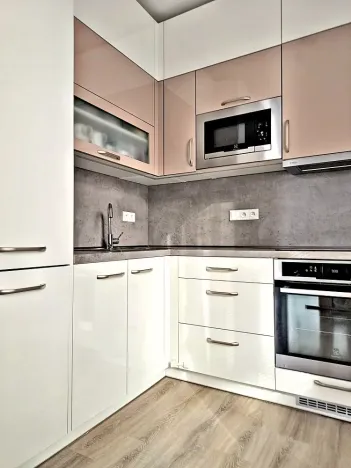 Prodej bytu 3+kk, Pardubice, Husova, 68 m2