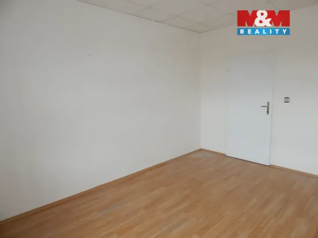 Pronájem kanceláře, Zlín - Malenovice, třída 3. května, 16 m2