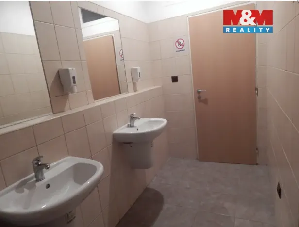 Pronájem kanceláře, Zlín - Malenovice, třída 3. května, 16 m2