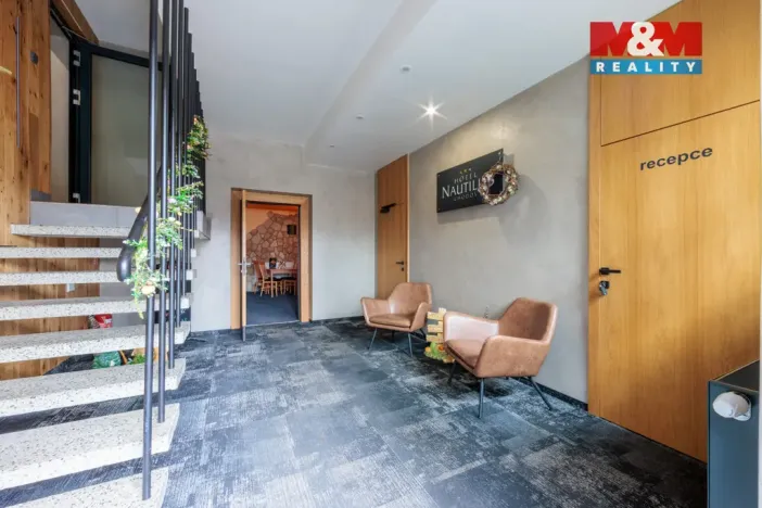 Prodej ubytování, Chodov, Poděbradova, 2700 m2