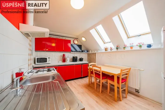 Prodej bytu 3+1, Praha - Dejvice, Na Hanspaulce, 93 m2