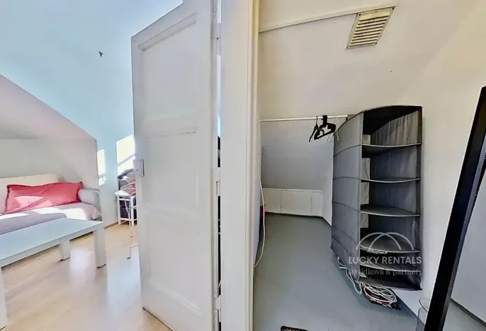 Pronájem bytu 1+kk, Praha - Braník, Branická, 33 m2