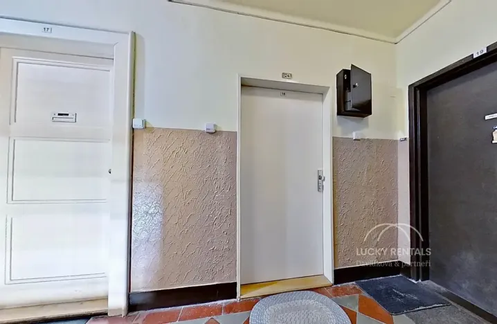 Pronájem bytu 1+kk, Praha - Braník, Branická, 33 m2