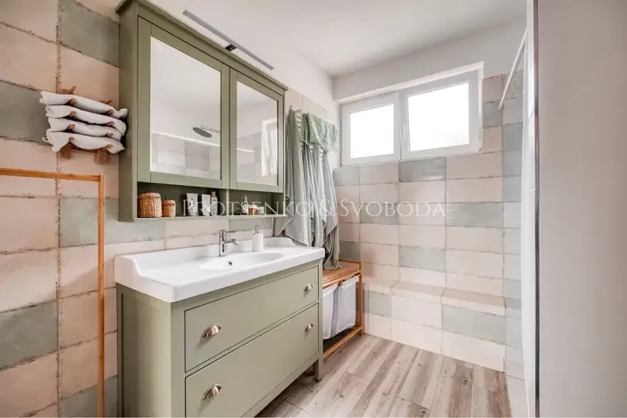 Prodej rodinného domu, Líšnice, 181 m2