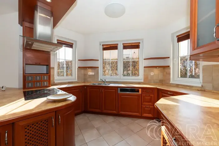 Prodej rodinného domu, Dolní Břežany, K Písnici, 136 m2