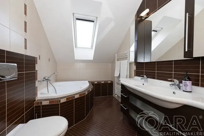 Prodej rodinného domu, Dolní Břežany, K Písnici, 136 m2