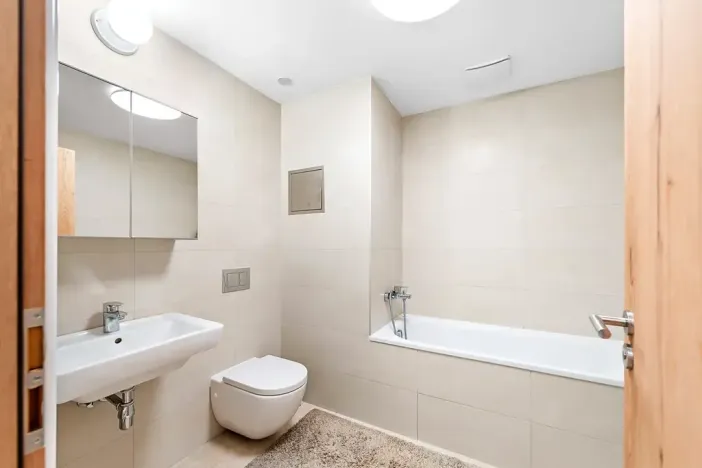 Pronájem bytu 2+kk, Praha - Strašnice, Zvěřinova, 72 m2