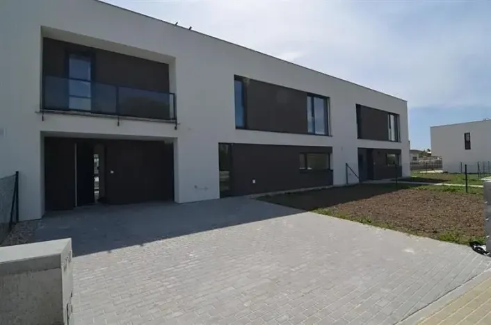 Pronájem bytu 5+kk, Vestec, Erbenova, 140 m2