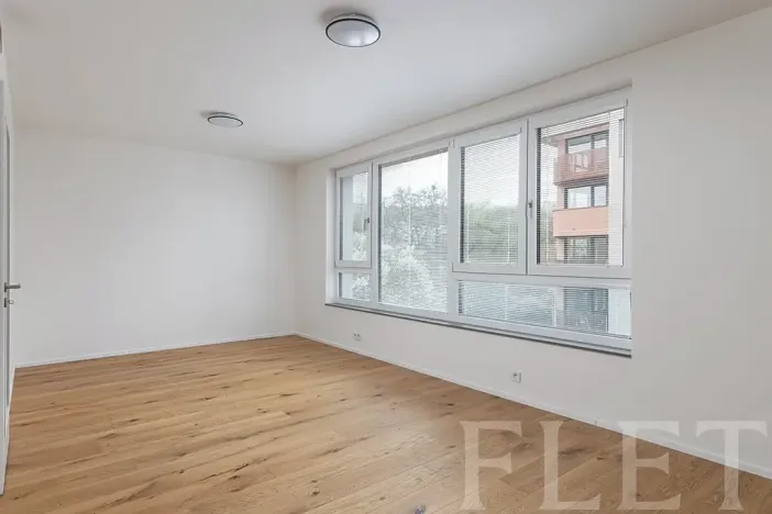 Pronájem bytu 1+kk, Praha - Radlice, U Komína, 38 m2