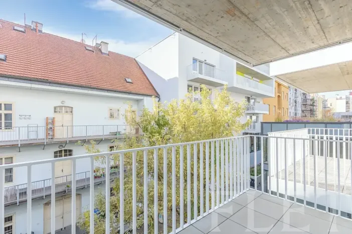 Pronájem bytu 1+kk, Praha - Karlín, Křižíkova, 28 m2