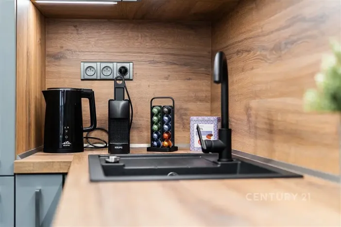 Pronájem bytu 2+kk, Praha, Plzeňská, 43 m2