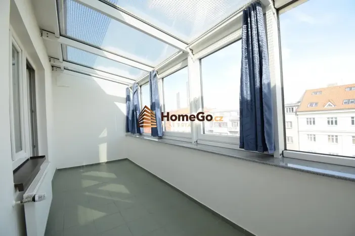 Pronájem bytu 2+kk, Praha - Nusle, U gymnázia, 44 m2