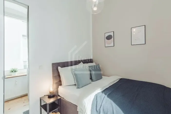 Pronájem bytu 2+kk, Praha, Pernerova, 53 m2