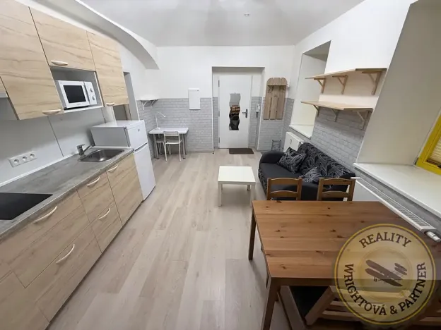 Prodej bytu 2+kk, Praha - Libeň, Zenklova, 39 m2